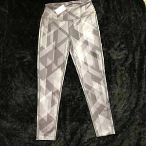 NWT OTF 🍊| Ladies Geometric Print Leggings